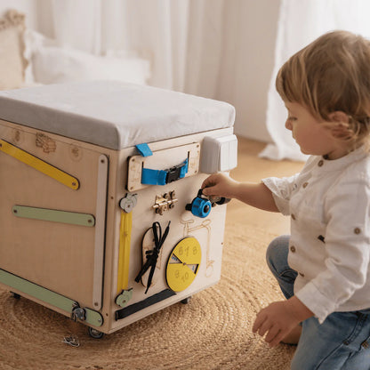 Montessori Multi-Aktivitäts-Truhe mit Sitzbank und Spielzeugaufbewahrung